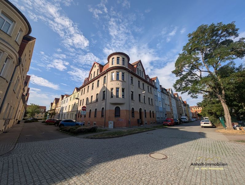 Perfekt geschnitten: 2-Raum-Wohnung mit Balkon & Wannen-/Duschbad